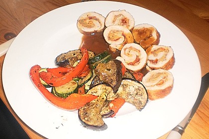 Involtini mit Aubergine, Parmaschinken und getrockneten Tomaten 13