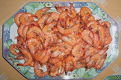 Gebratene Garnelen mit Knoblauch