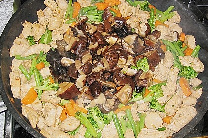 Thail&auml;ndische Wokpfanne mit Kokosmilch 5