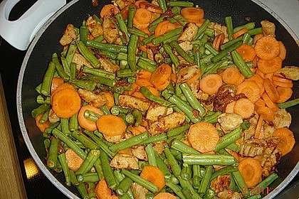 Thail&auml;ndische Wokpfanne mit Kokosmilch 22