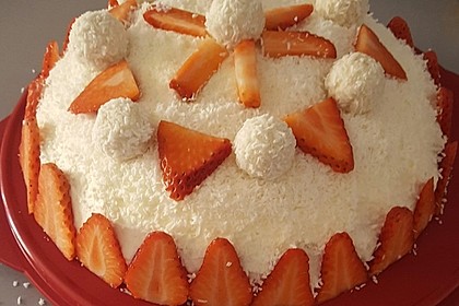Erdbeer-Raffaello-Torte 136