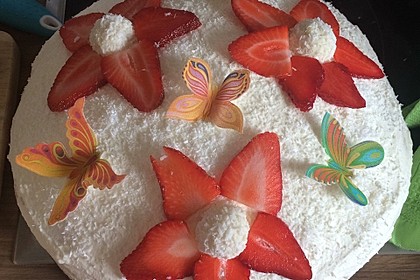 Erdbeer-Raffaello-Torte 15