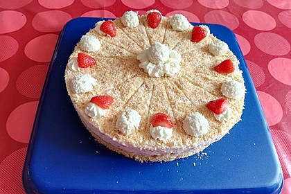 Erdbeer-Raffaello-Torte 145