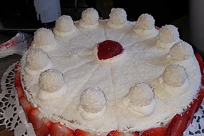 Erdbeer-Raffaello-Torte 142