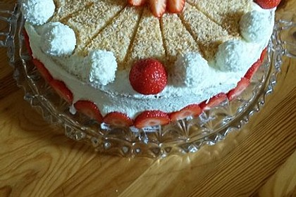 Erdbeer-Raffaello-Torte 1