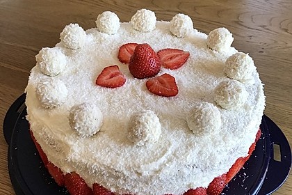 Erdbeer-Raffaello-Torte 19