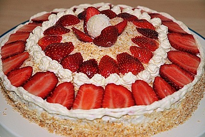 Erdbeer-Raffaello-Torte 167