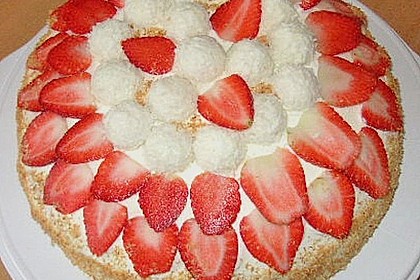 Erdbeer-Raffaello-Torte 135