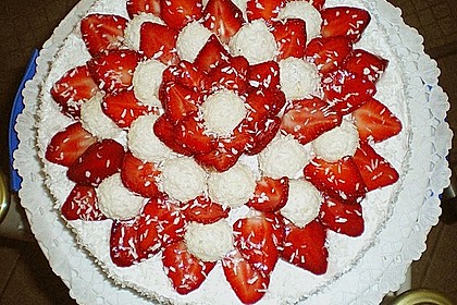 Erdbeer-Raffaello-Torte 62