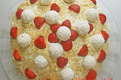 Erdbeer-Raffaello-Torte 115