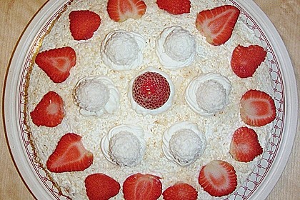 Erdbeer-Raffaello-Torte 207