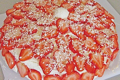 Erdbeer-Raffaello-Torte 182