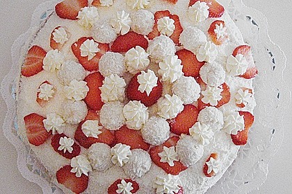 Erdbeer-Raffaello-Torte 117