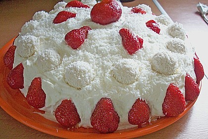 Erdbeer-Raffaello-Torte 83