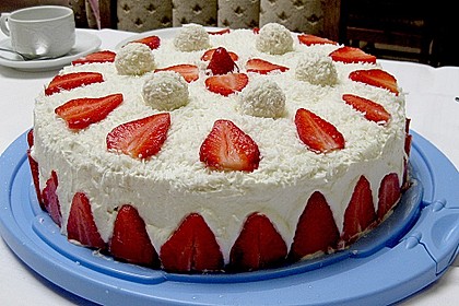 Erdbeer-Raffaello-Torte 13