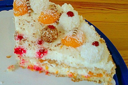 Erdbeer-Raffaello-Torte 235