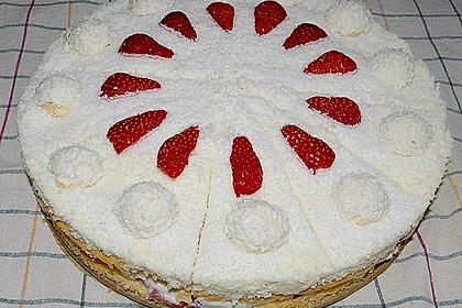 Erdbeer-Raffaello-Torte 171