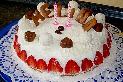 Erdbeer-Raffaello-Torte 206