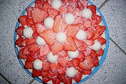 Erdbeer-Raffaello-Torte 162