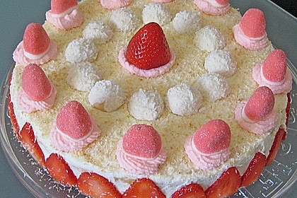 Erdbeer-Raffaello-Torte 125