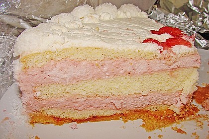 Erdbeer-Raffaello-Torte 74