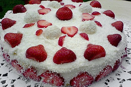Erdbeer-Raffaello-Torte 43