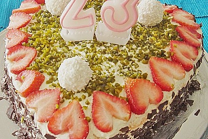 Erdbeer-Raffaello-Torte 153