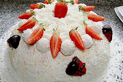 Erdbeer-Raffaello-Torte 29