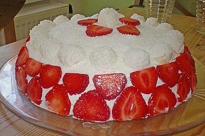 Erdbeer-Raffaello-Torte 113