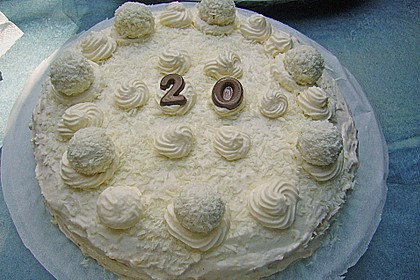 Erdbeer-Raffaello-Torte 185
