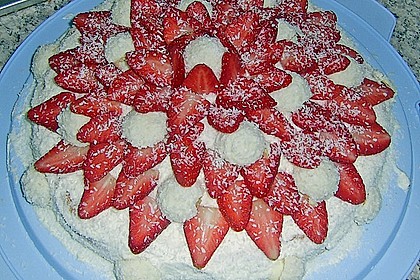 Erdbeer-Raffaello-Torte 169