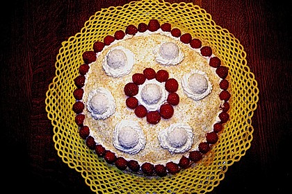 Erdbeer-Raffaello-Torte 204