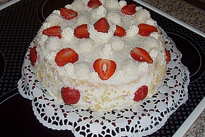 Erdbeer-Raffaello-Torte 130