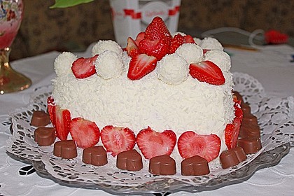 Erdbeer-Raffaello-Torte 65