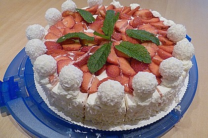 Erdbeer-Raffaello-Torte 122