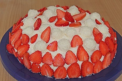 Erdbeer-Raffaello-Torte 46