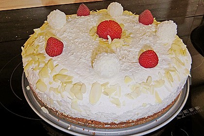 Erdbeer-Raffaello-Torte 183