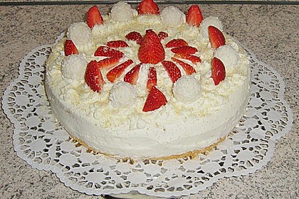 Erdbeer-Raffaello-Torte 134