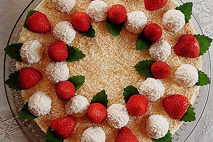 Erdbeer-Raffaello-Torte 7