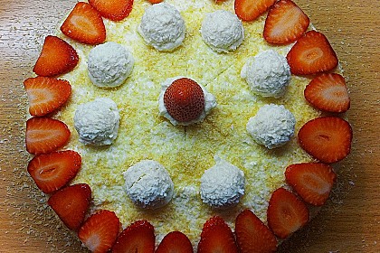 Erdbeer-Raffaello-Torte 133