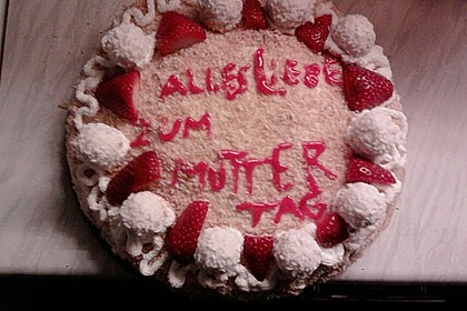 Erdbeer-Raffaello-Torte 231