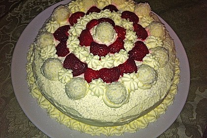 Erdbeer-Raffaello-Torte 212