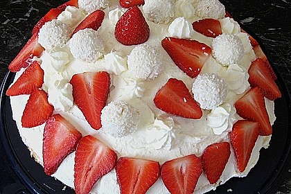Erdbeer-Raffaello-Torte 95