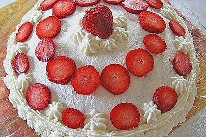 Erdbeer-Raffaello-Torte 40