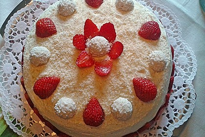 Erdbeer-Raffaello-Torte 128