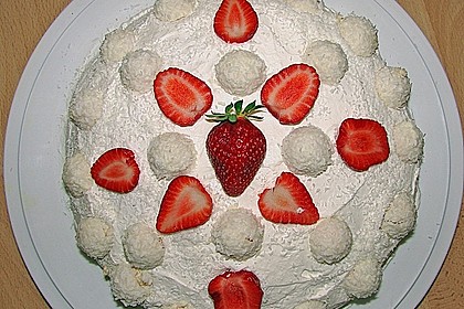 Erdbeer-Raffaello-Torte 114
