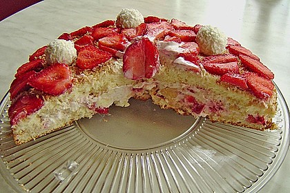 Erdbeer-Raffaello-Torte 77