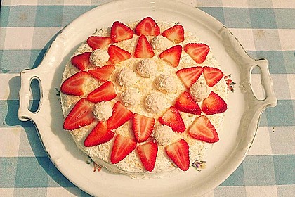 Erdbeer-Raffaello-Torte 132