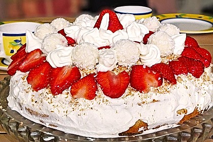 Erdbeer-Raffaello-Torte 90