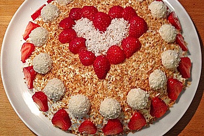 Erdbeer-Raffaello-Torte 104